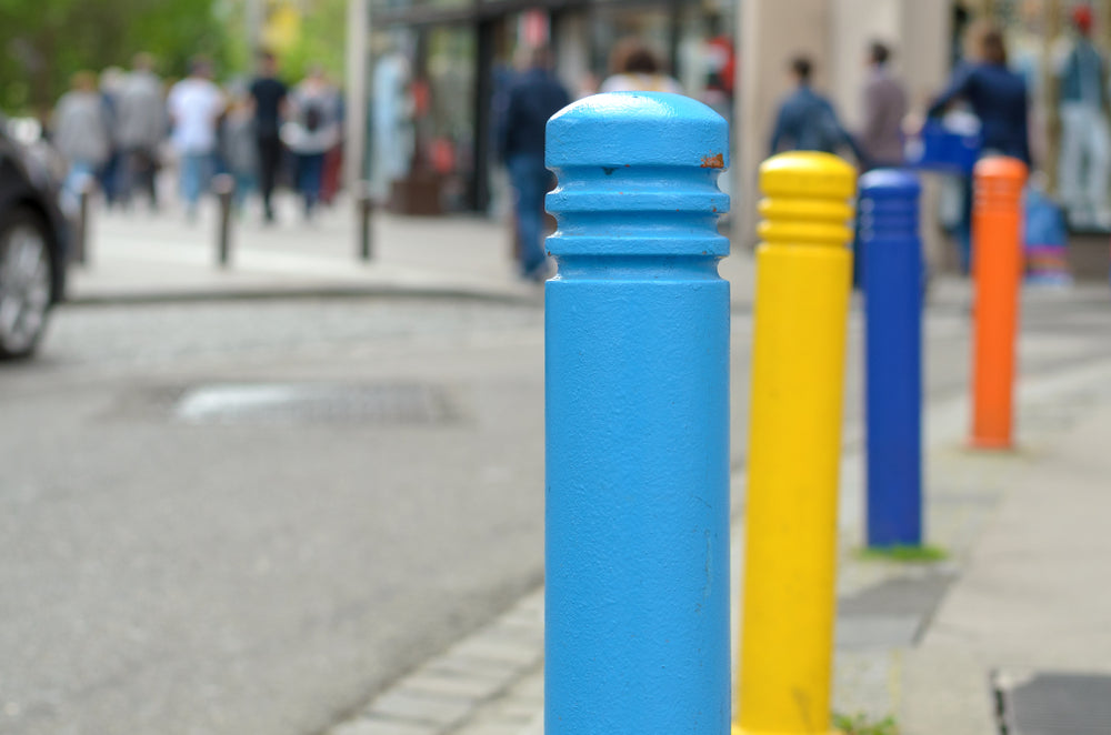 CHOOSING THE RIGHT BOLLARD COLOUR FOR YOUR NEEDS